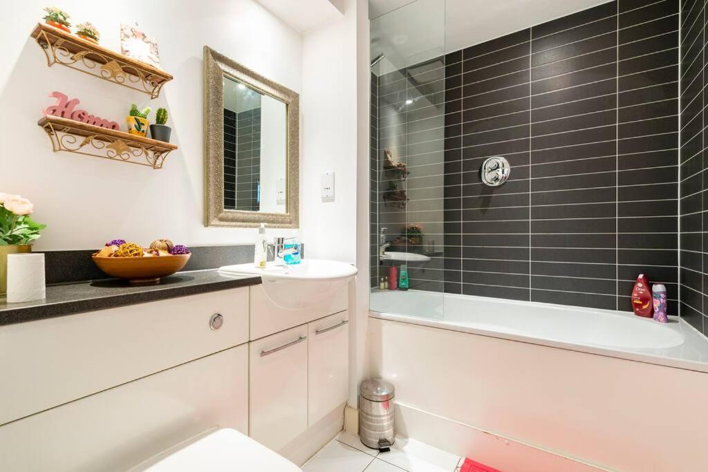 London Skylineviews 2 Bed 2 Bath Flat Near Canary Wharf, O2 & Excel エクステリア 写真