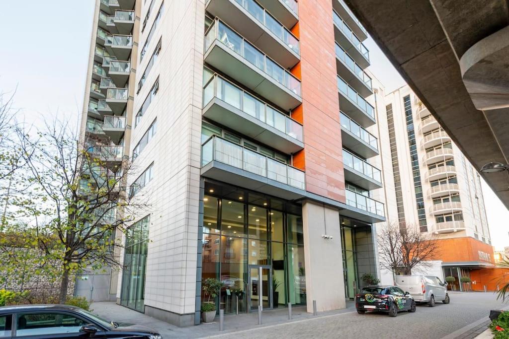 London Skylineviews 2 Bed 2 Bath Flat Near Canary Wharf, O2 & Excel エクステリア 写真