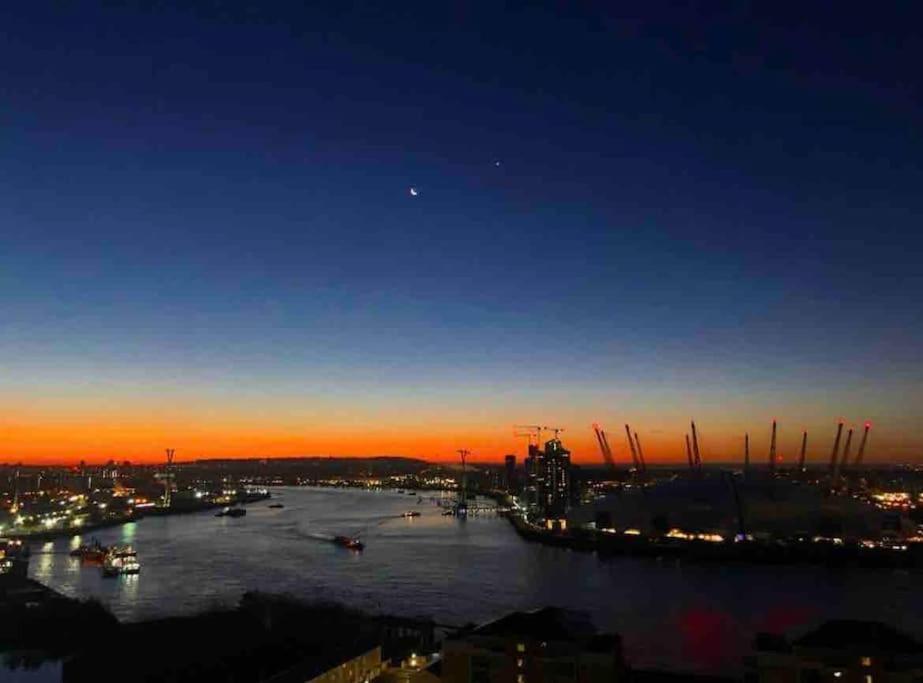 London Skylineviews 2 Bed 2 Bath Flat Near Canary Wharf, O2 & Excel エクステリア 写真