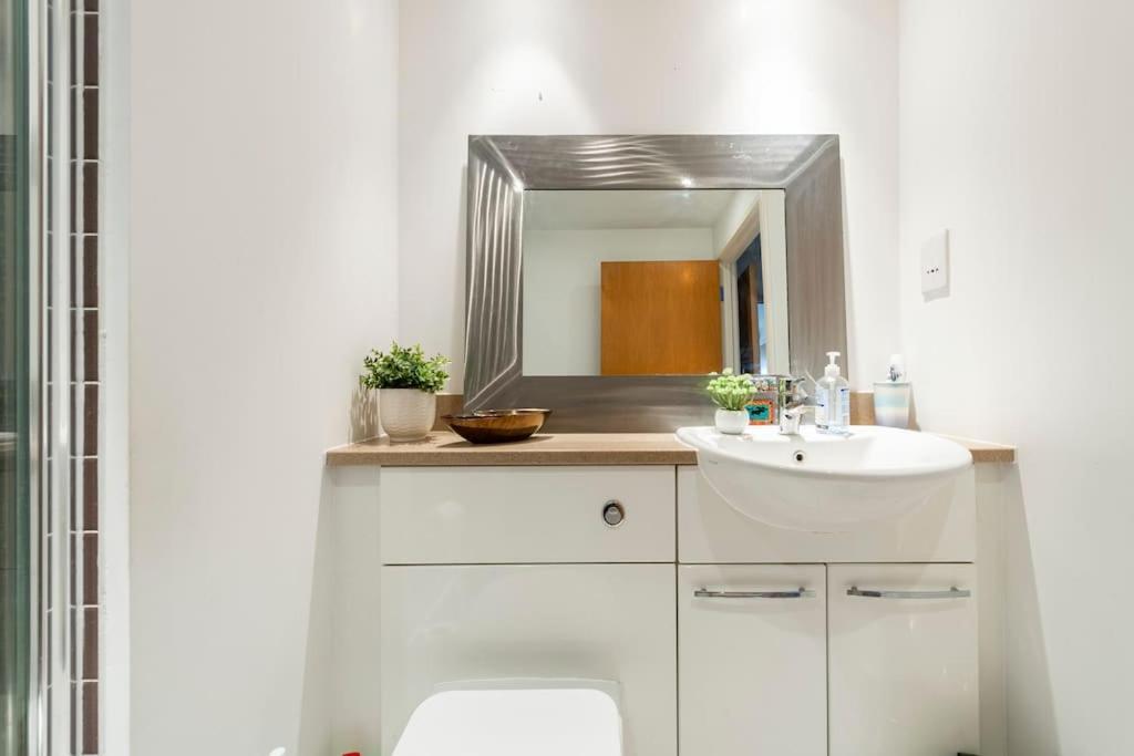 London Skylineviews 2 Bed 2 Bath Flat Near Canary Wharf, O2 & Excel エクステリア 写真