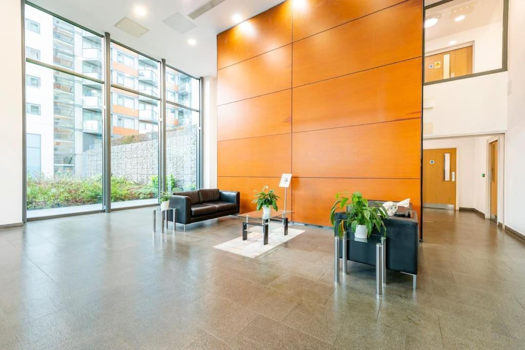 London Skylineviews 2 Bed 2 Bath Flat Near Canary Wharf, O2 & Excel エクステリア 写真
