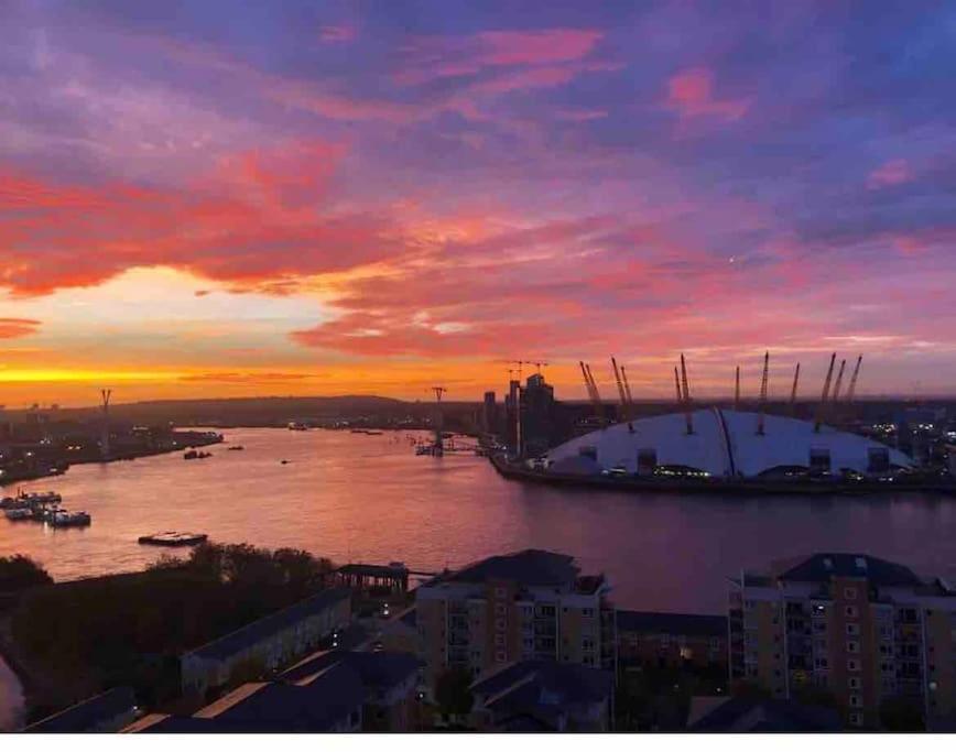 London Skylineviews 2 Bed 2 Bath Flat Near Canary Wharf, O2 & Excel エクステリア 写真