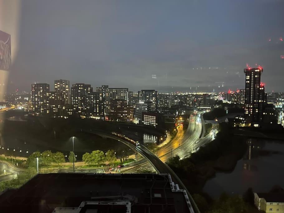 London Skylineviews 2 Bed 2 Bath Flat Near Canary Wharf, O2 & Excel エクステリア 写真